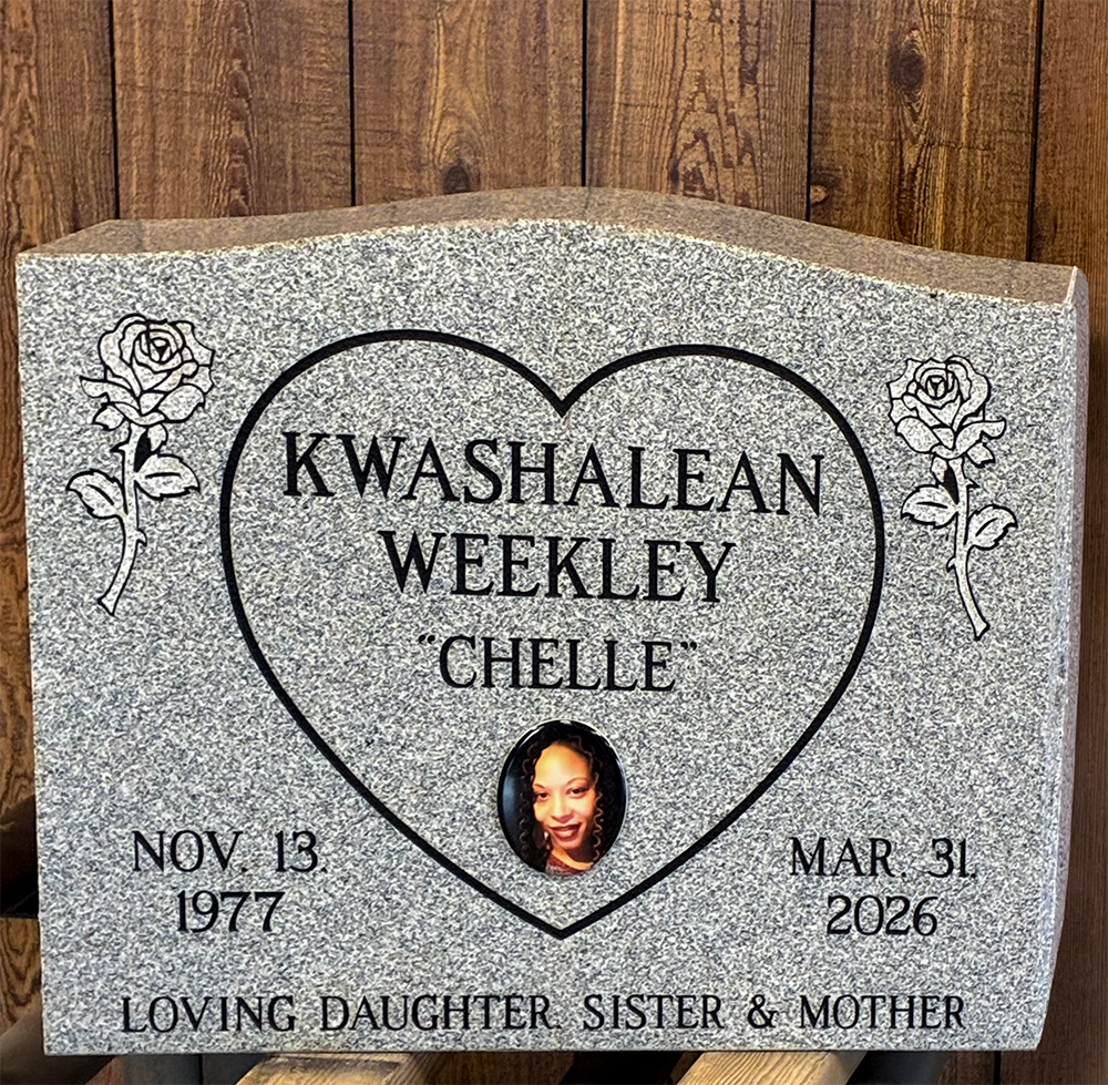 Chelle Stone